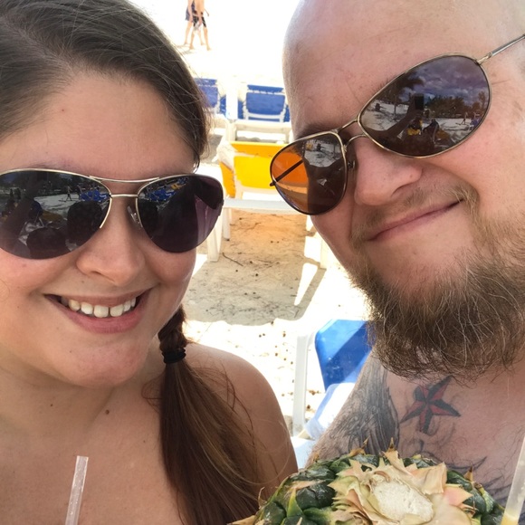 Meet your Posher, Amanda - Picture 1 of 1